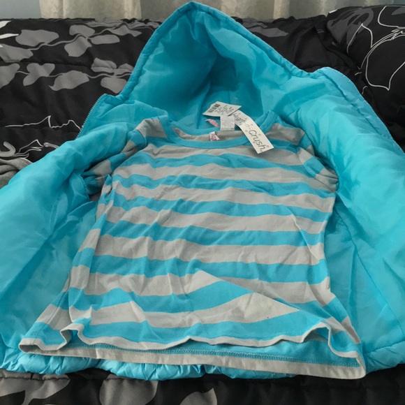 2 piece long sleeve shirt with puffy vest. - Picture 4 of 4